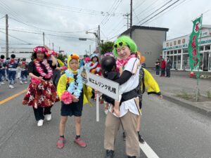 第52回厚真田舎まつり｜田舎まつり音頭パレード｜株式会社エムリンク札幌｜音頭パレードに参加しました